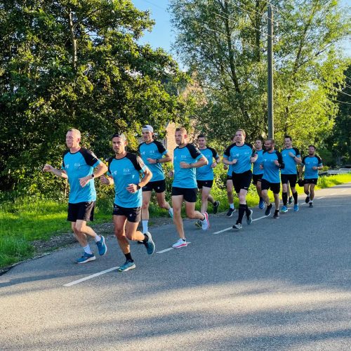 Lauf- und Sportbekleidung für das Team Rik sorgt gestalten und bedrucken lassen Lauf- und Sportbekleidung für das Team Rik sorgt gestalten und bedrucken lassen